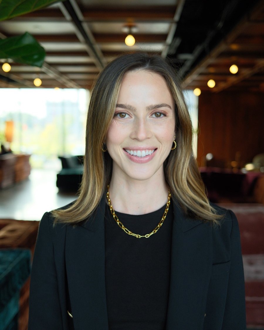 Cayce Smith, Therapist.